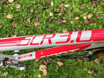 Silniční kolo GIANT SCR 3.0 - 8