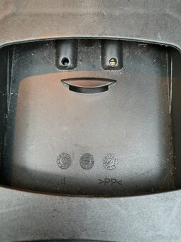Britax Romer Baby Safe 2 - i SIZE + základna - 8
