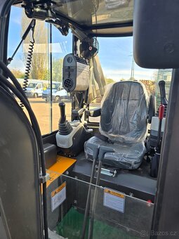 Pronájem minibagru TW16A, motor Kubota 10.4kW - 8