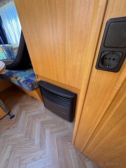 Obytný přívěs, Karavan LMC 490 K - 8