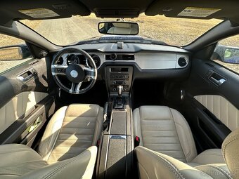 Prodám Ford Mustang 3,7 - 8