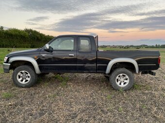 Toyota Hilux SR5 - 8