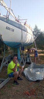 🛥️ Plachetnice Ariel – stabilní německá klasika s přívěsem - 8