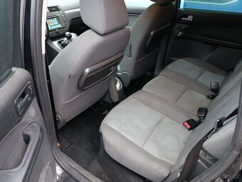 Prodám pojízdný Ford na náhradní díly - 8