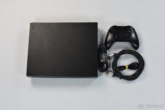 Xbox One X 1TB - 8