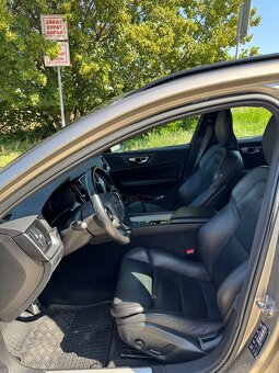 Volvo V60 R Design D4 - 8