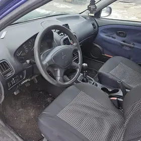 Mitsubishi Carisma 2003 - 8