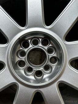 Set litých kol ET35 225/40 R18 - 8