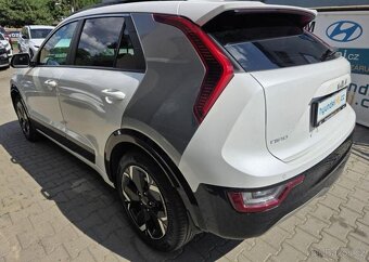Kia Niro 1.MAJ.-150kW-64,8kWH-ZÁRUKA - 8
