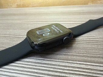 Apple Watch SE 2022 44mm černé, pěkný stav - 8