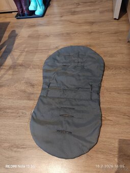 Kočárek Britax - 8