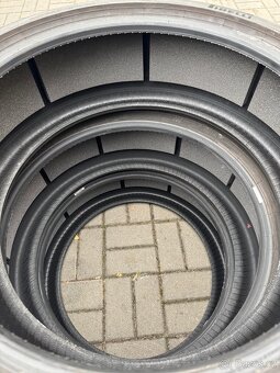 Pirelli P Zero 255/35/21 - 8