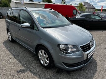 VW TOURAN 2,0 TDI - FREESTYLE - 7 MÍST - NAVI - SUPER STAV - 8