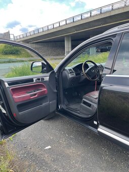VW Touareg 3.0 TDI Výbava INDIVIDUAL - 8