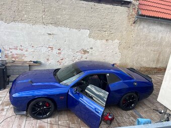 Dodge Challenger 5,7 hemi - 8