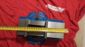 Strojní svěrák 80mm otočný , precizní, jako nový - 8