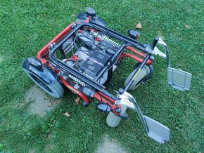 Repasovaný Elektrický invalidní vozík se světlomety a blinkr - 8