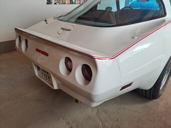 Cevrolet Corvette C3 V8 5,7 - 8