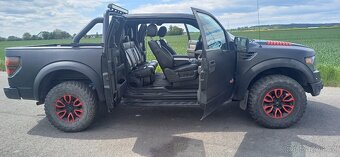 Ford Raptor 6,2 L 8 V - 8