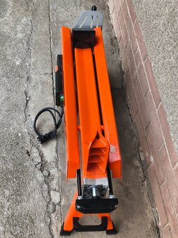 Prodám štípač dřeva PowerLog 5 tun.-DELKA DŘEVA 52 cm... - 8