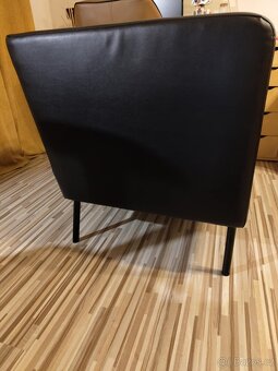 Černé kožené křeslo IKEA Ekerö - 8