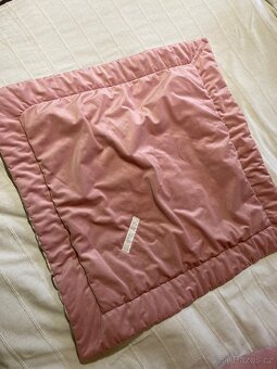 Souprava pro miminko - hnízdečko, zavinovačka a peřinky - 8