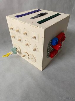 Dřevěný activity board - 8