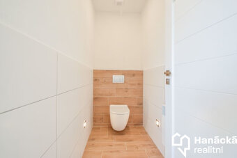 Prodej hezkého bytu 3+kk u Olomouce - 8