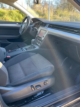 Volkswagen Passat Variant DSG - 8