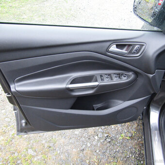 Ford Kuga 2,0TDCi 110kw, TITANIUM, 4X4, 2016, 142tkm - 8