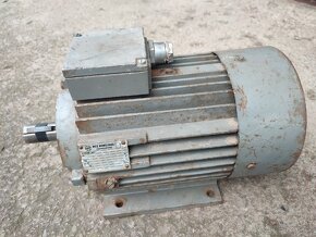 Elektromotor 2.2 kW 1400 ot./min. 4ks - 8