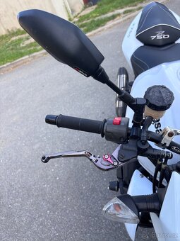 Kawasaki Z750 - 8