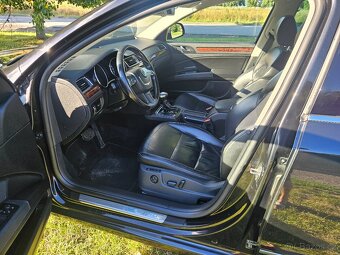 Škoda Superb 3.6 FSi 191 kw kombi Elegance - 8