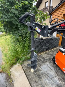 Hydraulický půdní vrták Arteer USA, pro mininakladač - 8