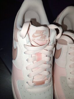 Nike Air Force 1 07 pink velikost - 8