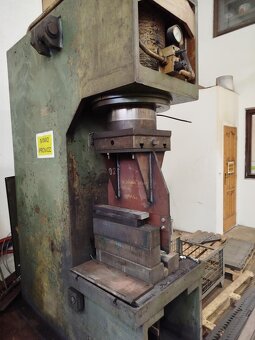 Lis hydraulický PYE 160 - 80440 - 8