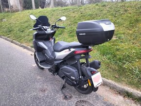 Aprilia SR GT 200 - 8
