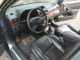 Prodám Toyota Avensis - 8