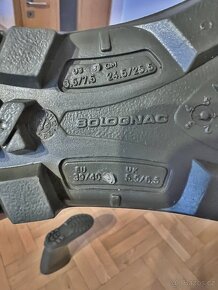 Prodám nové chlapecké / pánské holínky vel. 39 / 40 - 8