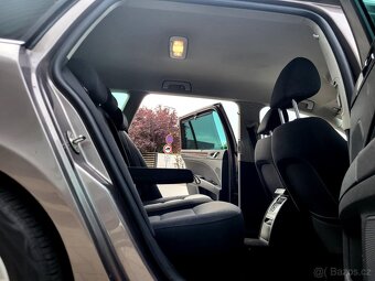Škoda Superb combi 2.0 TDI Elegance R.V.2011 - 8