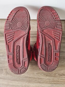 Jordan Spizike iD (2014) - US 9.5 / EU 43 – Coral Red - 8