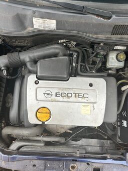 Opel Astra 1.6  16V - 8