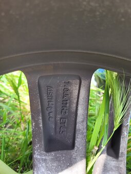 Letní Škoda Triton 17" Karoq 57A071497 8Z8 - 8