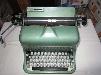 Starý psací stroj - 8
