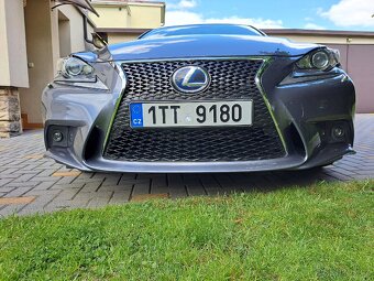 Lexus IS300h F-Sport - 8