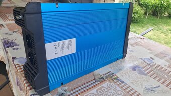 Prodám měnič napětí 24v na 230v 3000w - 8