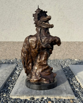 Velká bronzová socha Indiánský válečník luxusní dekorace - 8