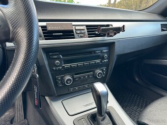 BMW 330i 200 kW, xDrive, M-paket, PANO - 8