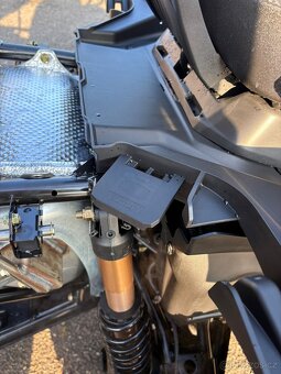 Novinka Can Am Outlander 1000r Max 6x6 Backcountry 2026 - 8