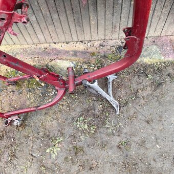 Jawa perak rám komunista - 8